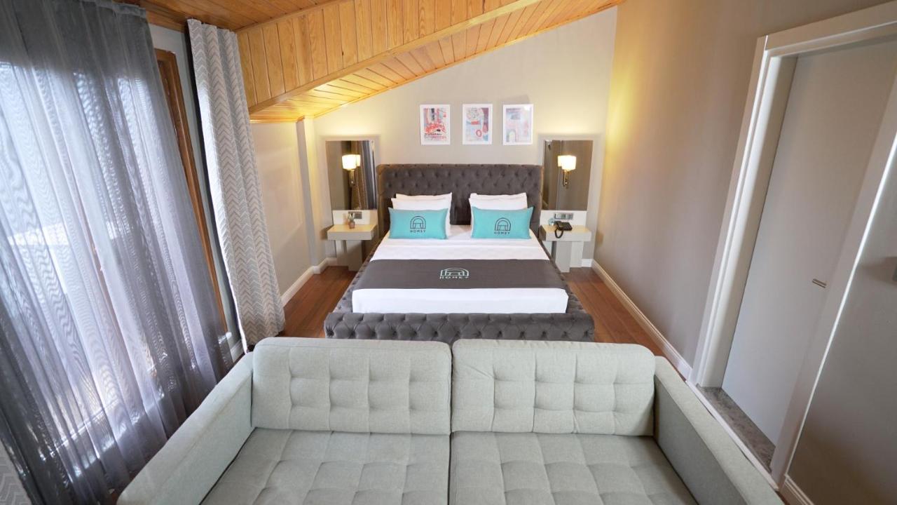 Homey Airport Hotel