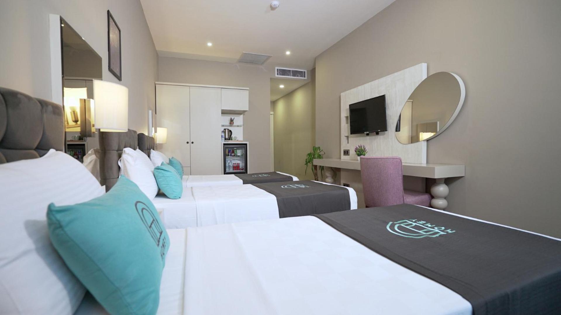 Hotel Homey Airport