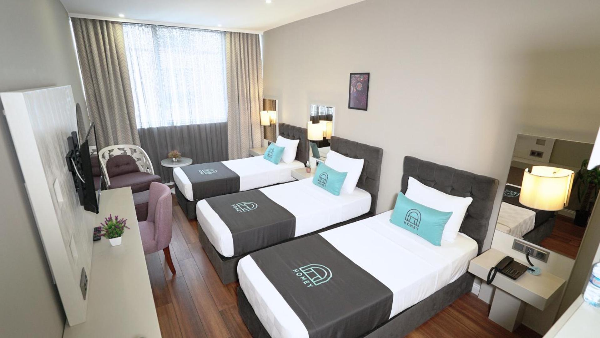 Hotel Homey Airport