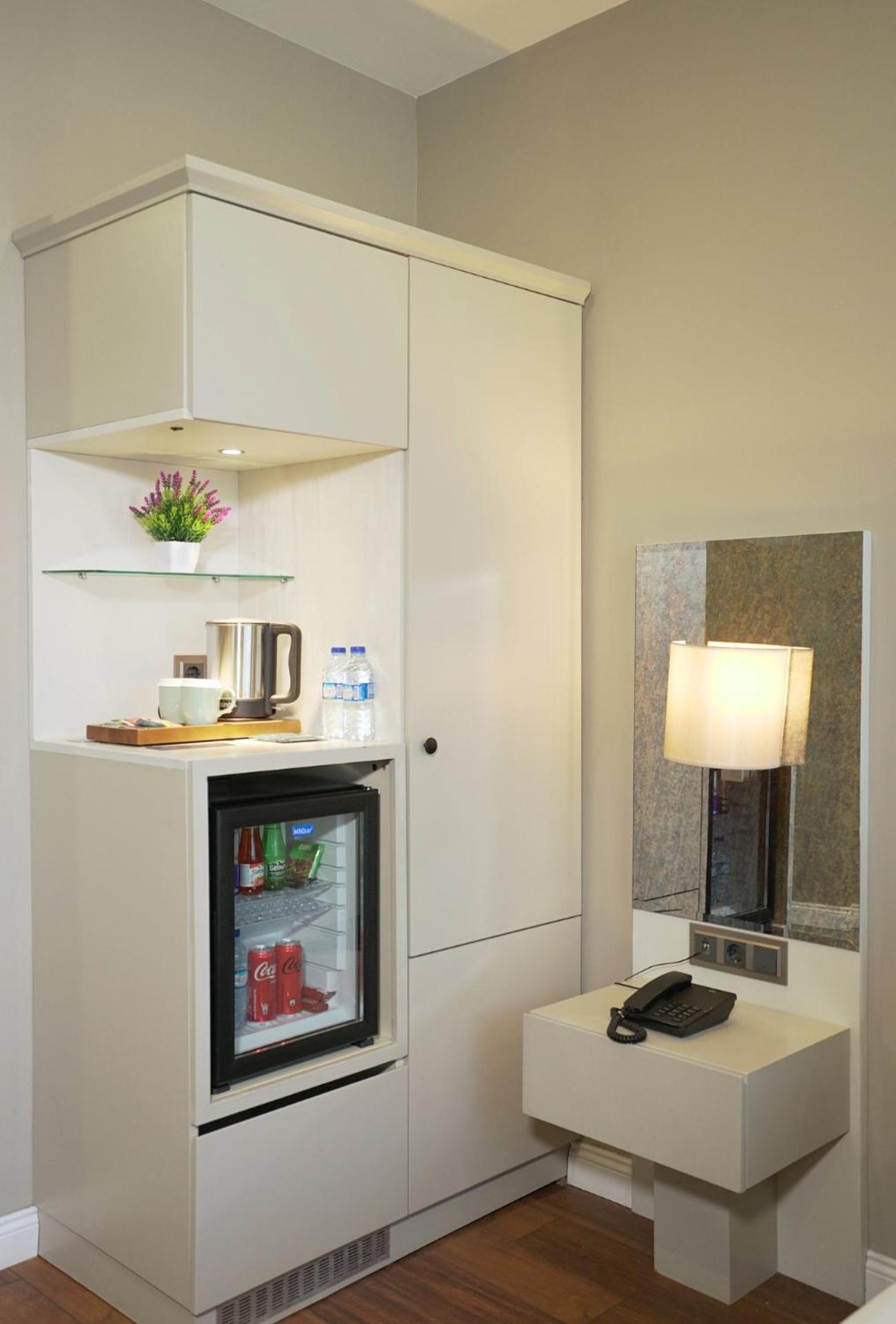 Hotel Homey Airport 4*
