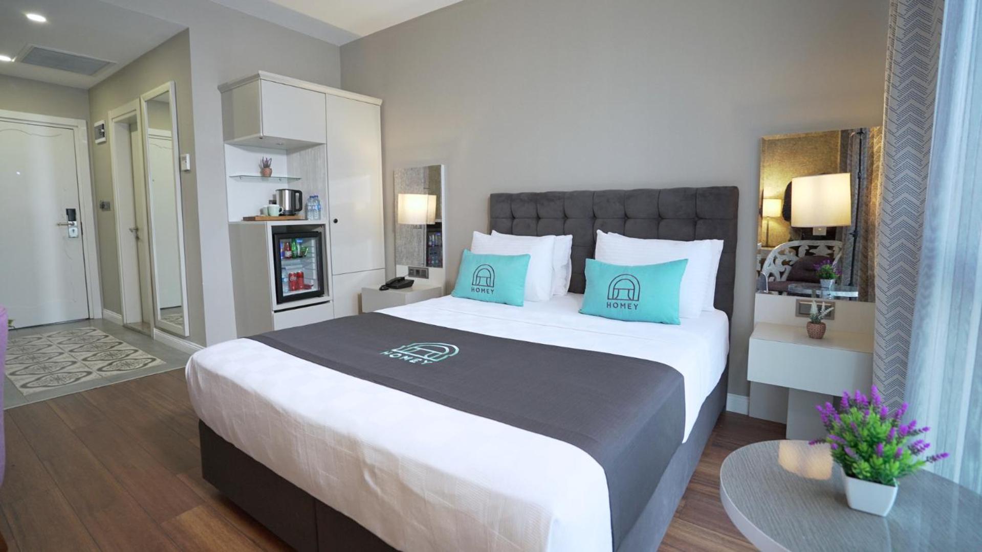 Homey Airport Hotel