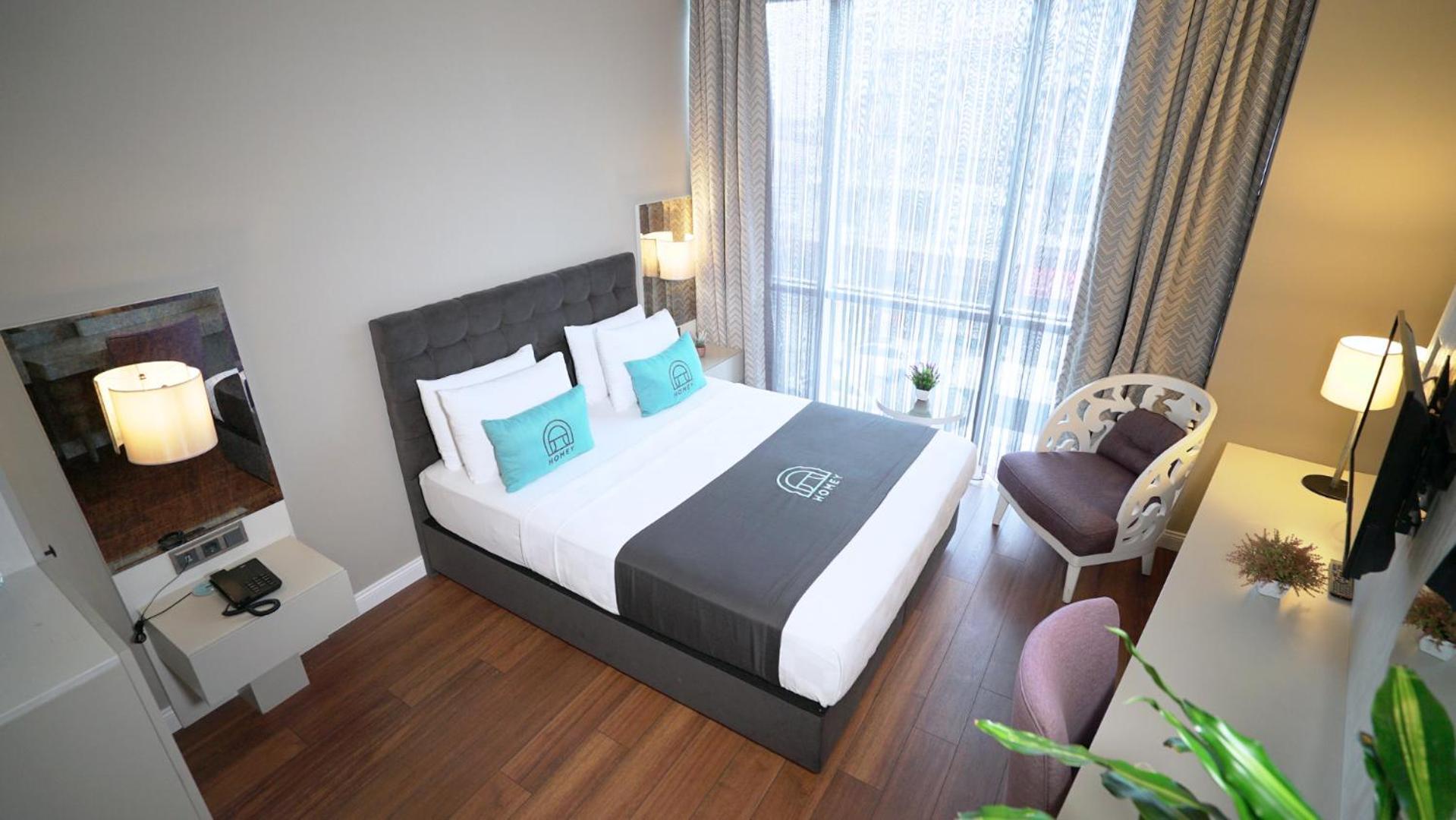 Homey Airport Hotel 4*
